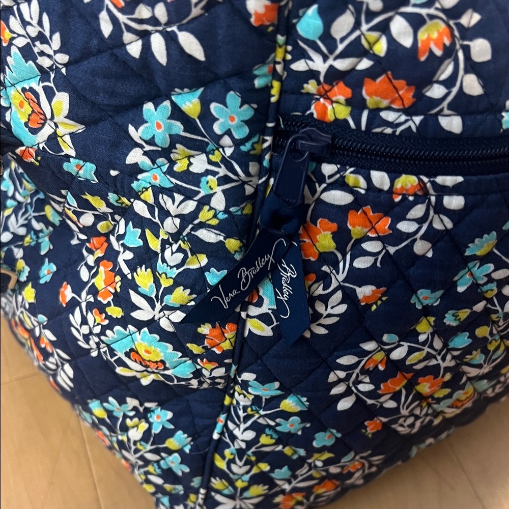 Vera Bradley retired "Chandelier Floral" pattern - Picture 3 of 15